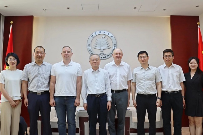 Russian professor visits BIT for exchanges