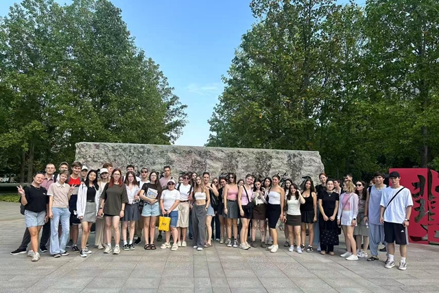 57e252bdc3bf4243bc659072ecbc6122.jpg
